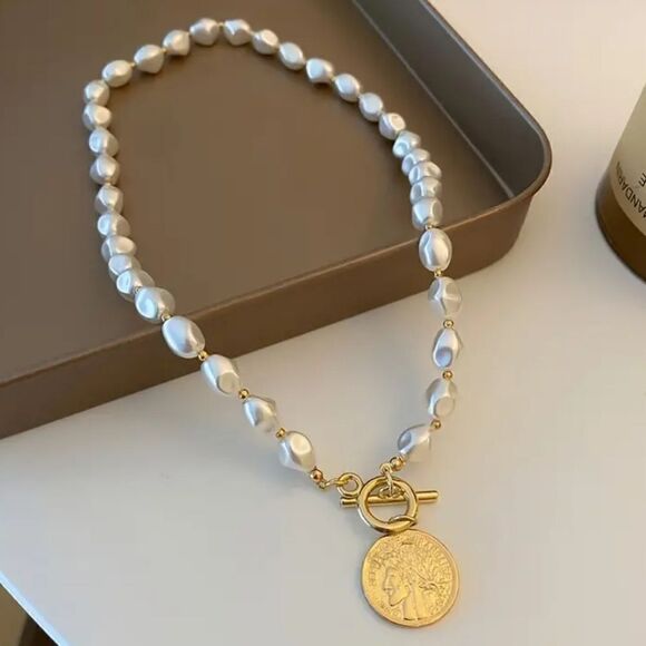 Lab Pearl Beaded Clavicle Necklace Personalized OT Portrait Round Tag Pendant - Picture 7 of 10